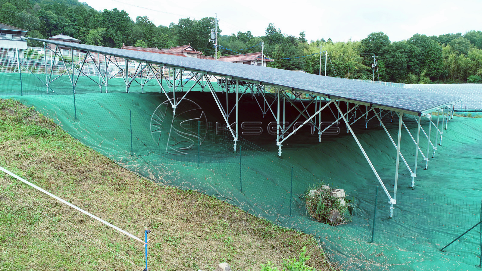 日本広島地面光伏支架104KW